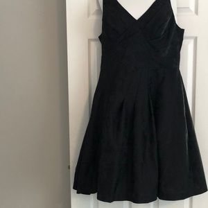 Gorgeous White House/Black Market Dress